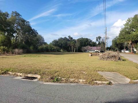 301 W Leon St, Perry, FL 32347 photo 3