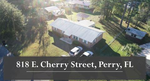 818 E Cherry St, Perry, FL 32347 photo 1