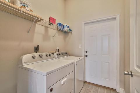 140 N Charles Willis Dr, Midway, FL 32343 photo 9