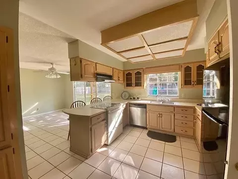 213 Pineland St, Perry, FL 32348 photo 2