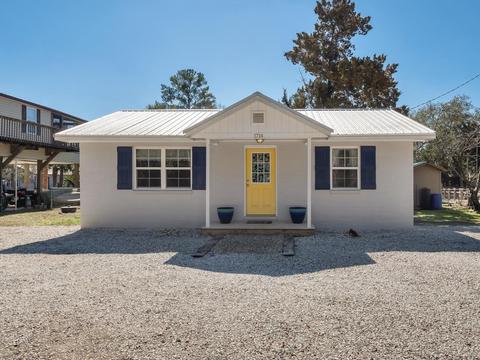 1714 NE King St, Steinhatchee, FL 32359 photo 1