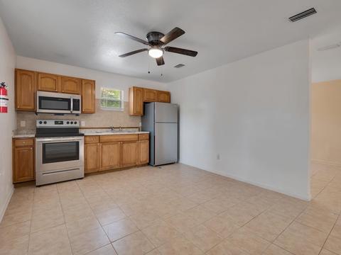 907 W Duval St, Perry, FL 32347 photo 12