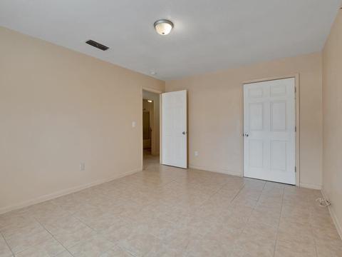 907 W Duval St, Perry, FL 32347 photo 4