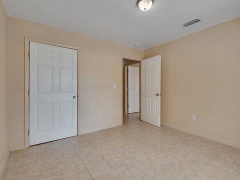 907 W Duval St, Perry, FL 32347 photo 6
