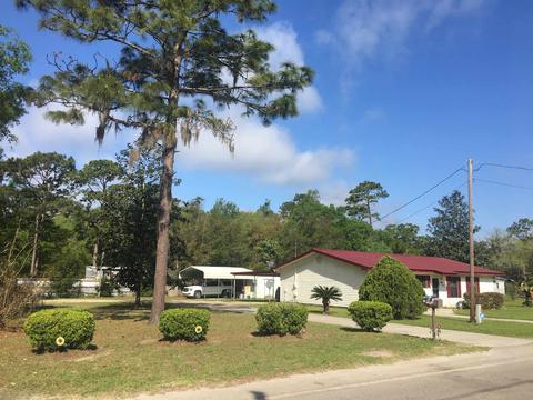 213 Susan St, Perry, FL 32348 photo 4
