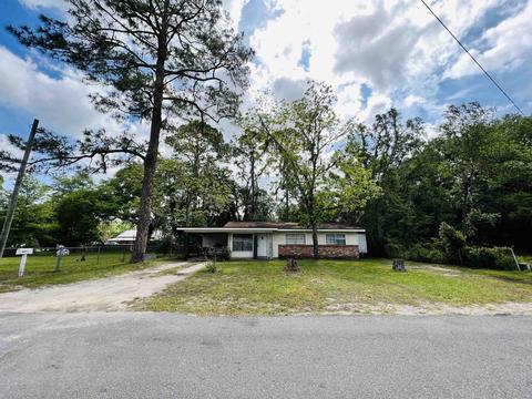 1206 N Allen St, Perry, FL 32347 photo 3