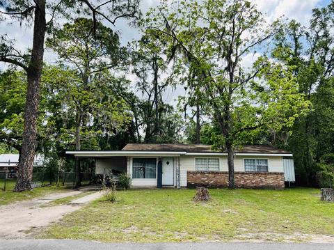1206 N Allen St, Perry, FL 32347 photo 2