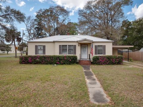 803 N Calhoun St, Perry, FL 32347 photo 4