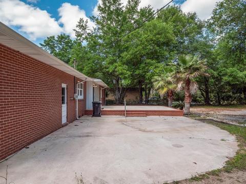 404 E Ash St, Perry, FL 32347 photo 3