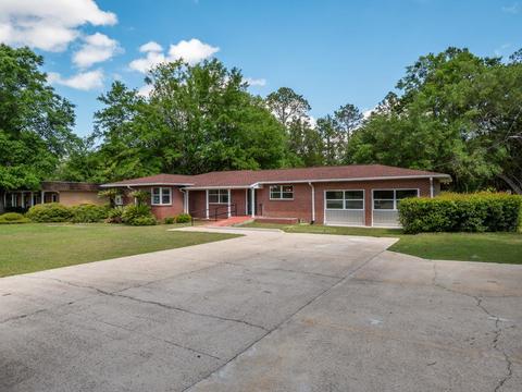 404 E Ash St, Perry, FL 32347 photo 2