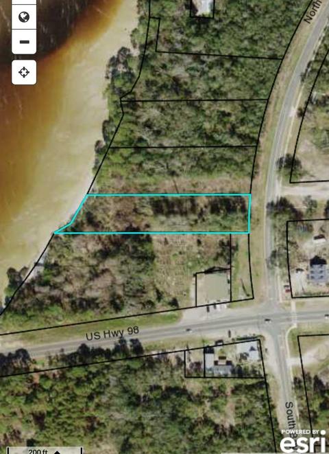 11 N Bayshore Dr, East Point, FL 32328