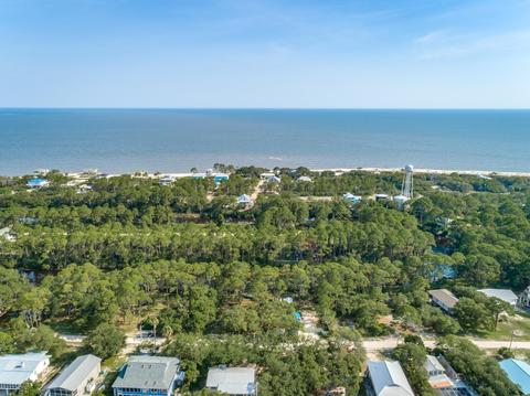 202 Harbor Cir, Alligator Point, FL 32346