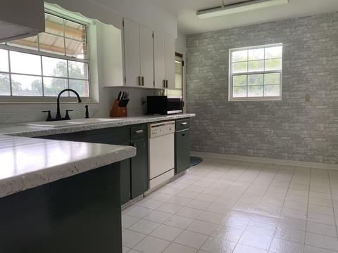 113 W Cherry St, Perry, FL 32348 photo 9