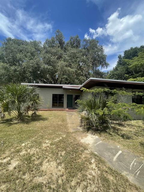 712 E Green St, Perry, FL 32347 photo 2
