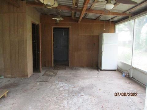 207 E Woods St, Perry, FL 32348 photo 3