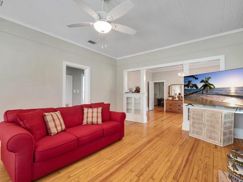 1027 N Jefferson St, Perry, FL 32347 photo 3