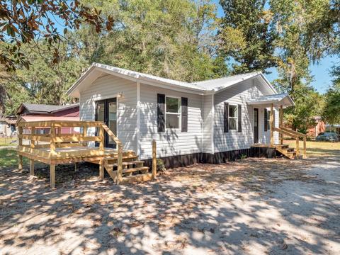 208 Second St, Perry, FL 32347 photo 2