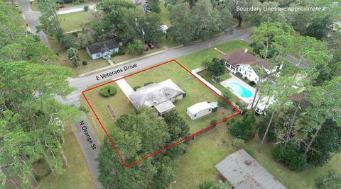 214 E Veterans Dr, Perry, FL 32347 photo 3