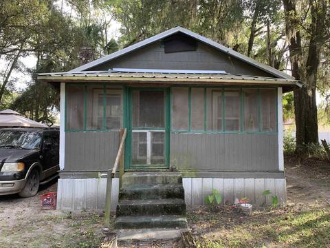 607 W Spring Pl, Perry, FL 32347 photo 1