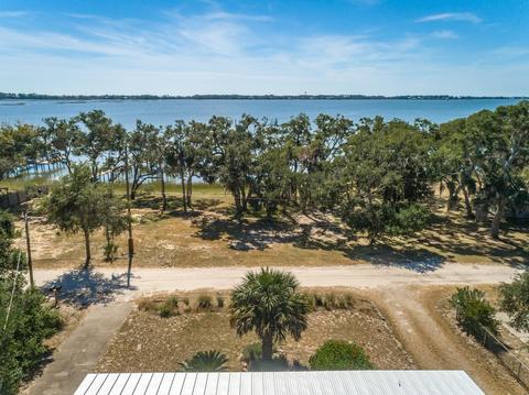 637 Mariner Cir, Alligator Point, FL 32346