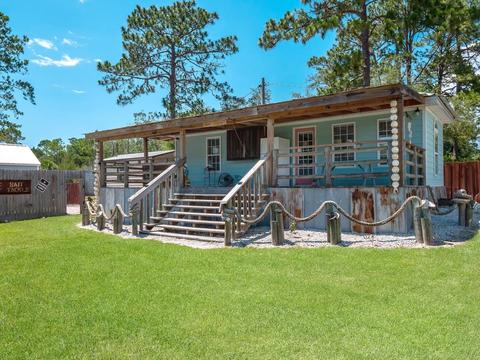 11 SE Sixth St, Steinhatchee, FL 32359 photo 4