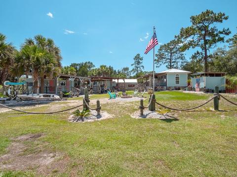 11 SE Sixth St, Steinhatchee, FL 32359 photo 1