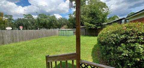 821 E Cherry St, Perry, FL 32347 photo 6