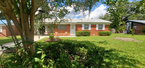 821 E Cherry St, Perry, FL 32347 photo 2