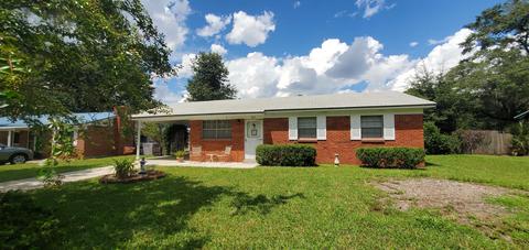 821 E Cherry St, Perry, FL 32347 photo 1