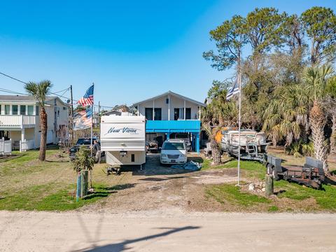 200 Beaty Taff Dr, Crawfordville, FL 32327