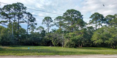 1723 Spacey Dr, Carrabelle, FL 32322