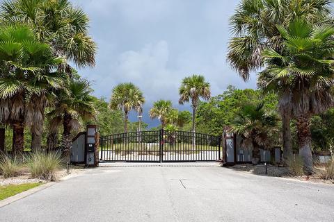 142 Lakes On The Blf, East Point, FL 32328