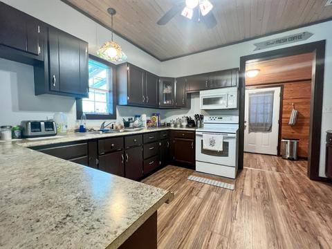 191 E Center St, Perry, FL 32348 photo 9