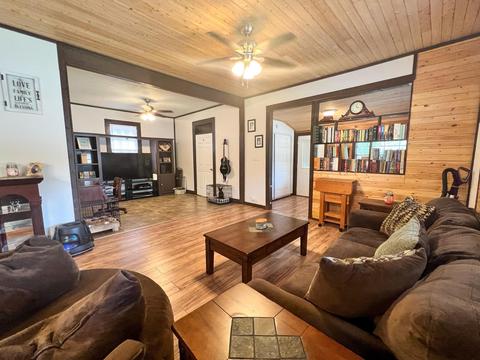 191 E Center St, Perry, FL 32348 photo 8