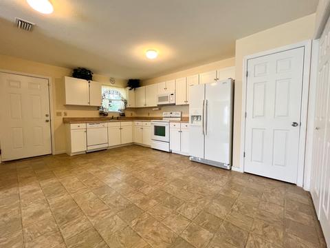 109 Crestbrook Dr, Perry, FL 32347 photo 3