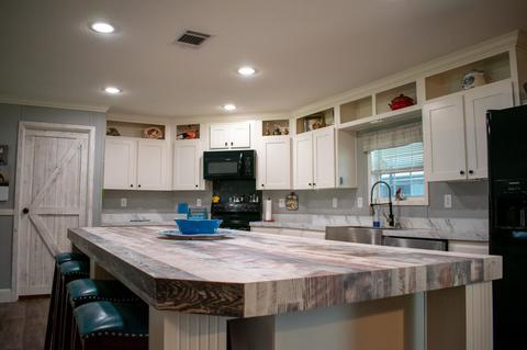 2135 Sea Meadows Dr, Perry, FL 32348 photo 2