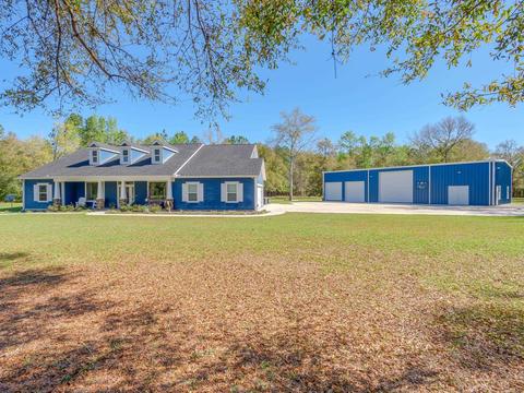 88 Sweetwater Cir, Crawfordville, FL 32327