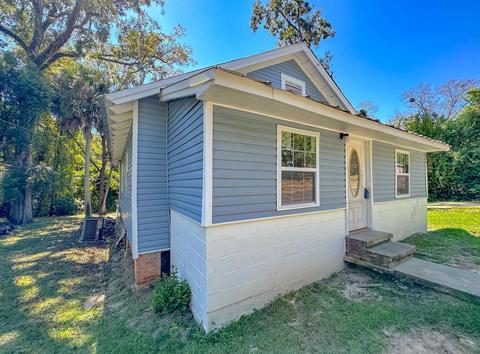 903 7th St, Quincy, FL 32351