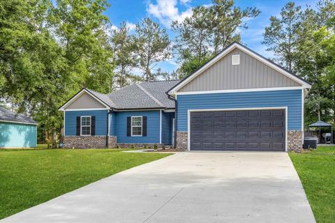 523 Sand Pine Cir, Midway, FL 32343