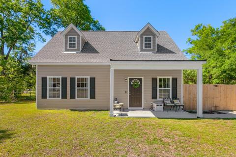 64 Eighth Ave, Crawfordville, FL 32327