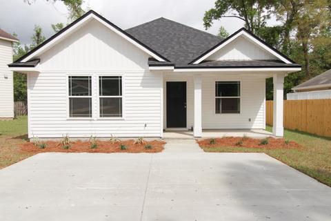 50 Comanche Trl, Crawfordville, FL 32327