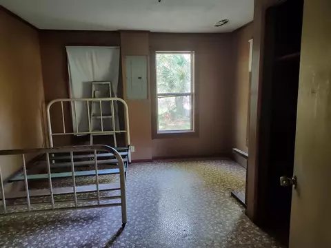 Bedroom - 1618 Golf Course Rd, Perry, FL 32348 photo 1 of 1