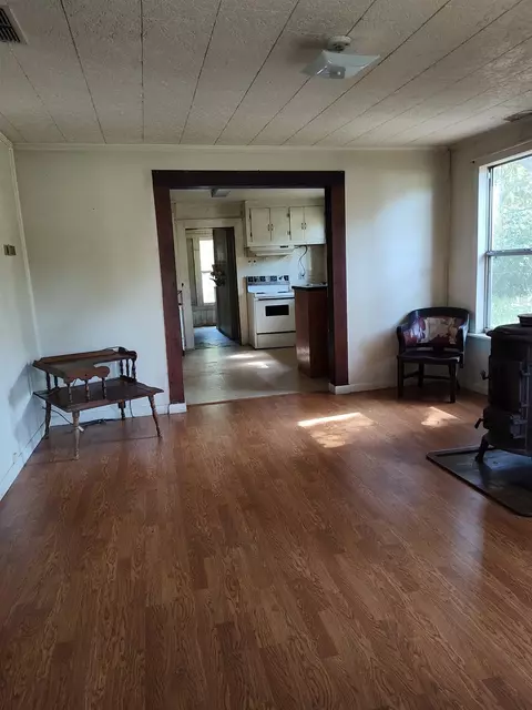 Living - 1618 Golf Course Rd, Perry, FL 32348 photo 1 of 2