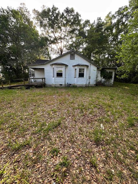 1106 E Veterans Dr, Perry, FL 32347 photo 2