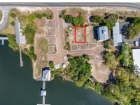 10 SE Westwind Way, Steinhatchee, FL 32359