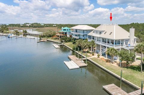 181 Harbour Point Dr, Crawfordville, FL 32327