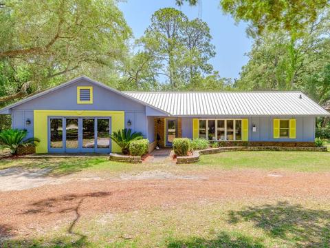 94 Lakewood Dr, Ochlockonee Bay, FL 32346