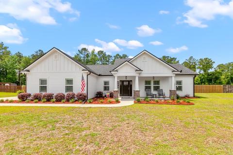 380 Parkside Cir, Crawfordville, FL 32327