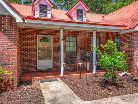 130 E Dowling St, Perry, FL 32347 photo 2