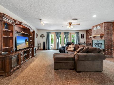 130 E Dowling St, Perry, FL 32347 photo 5
